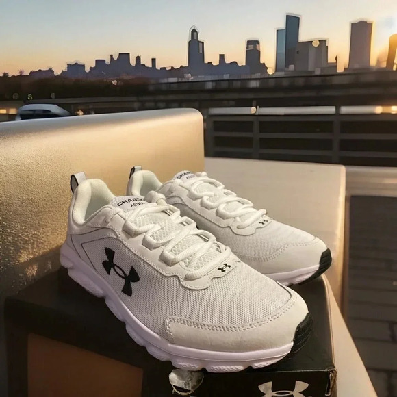 Under Armour Women Charged Assert 9 White Shoes Size 11 NIB Style 3024591-101 - Picture 1 of 10